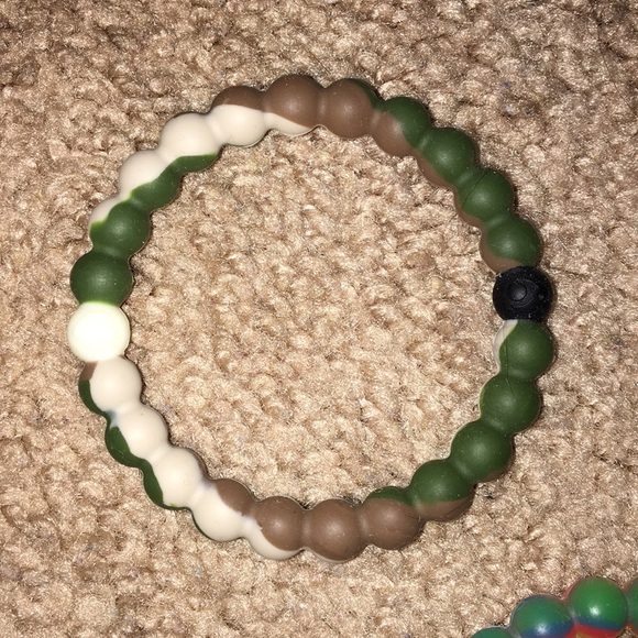 2 Lokais GETTING RID OF - Picture 2 of 3